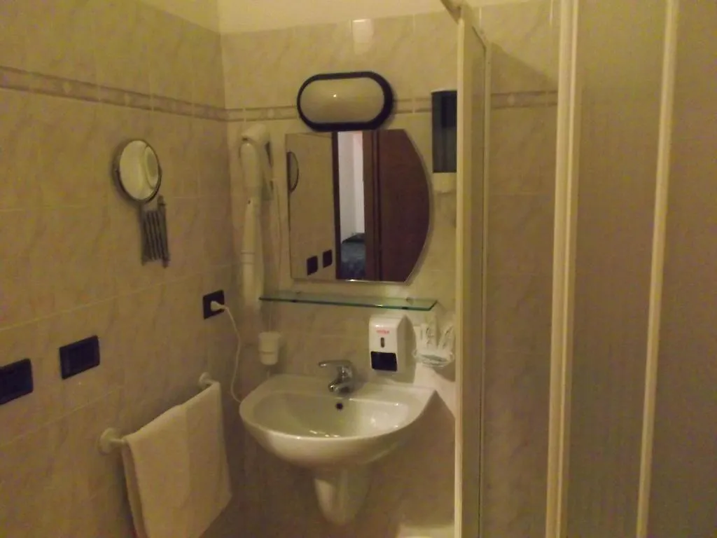 Hotel Cavalieri Fornovo di Taro Italien